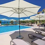 Apartment Awesome In Povljana