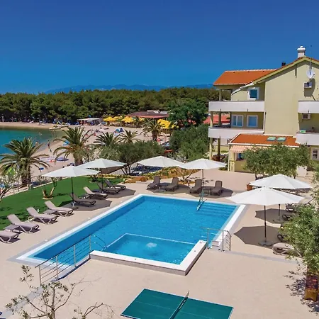 Cozy In With Kitchen Apartman